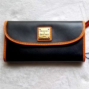 SOLD DOONEY & BOURKE Wexford Leather Wallet